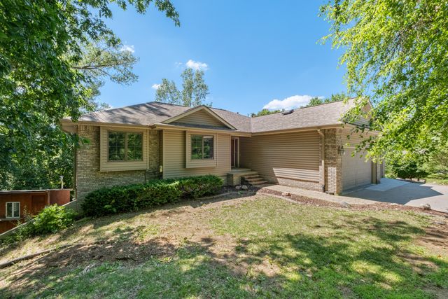 715 PARKWILD Drive, Council Bluffs, IA 51503