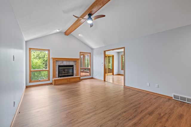 715 PARKWILD Drive, Council Bluffs, IA 51503