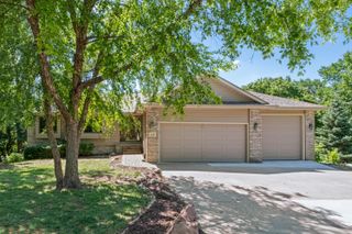 715 PARKWILD Drive, Council Bluffs, IA 51503