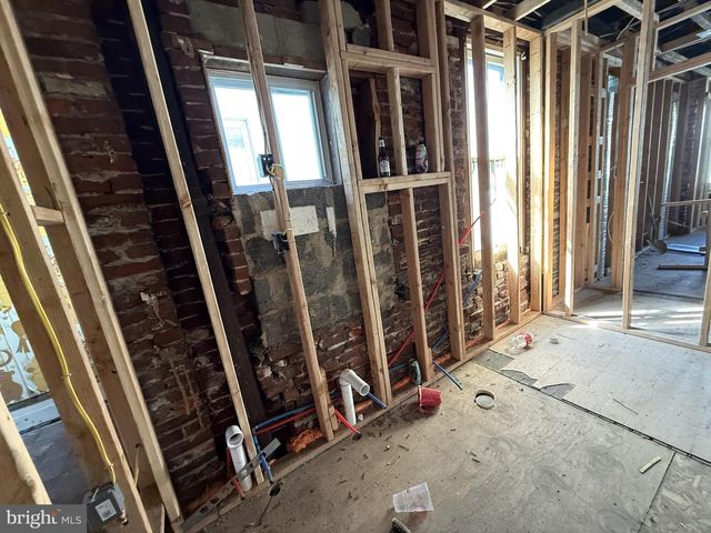 867 E THOMPSON ST, Philadelphia, PA 19125