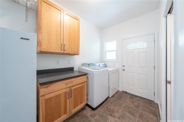 1337 Kuuna Place, Kailua, HI 96734