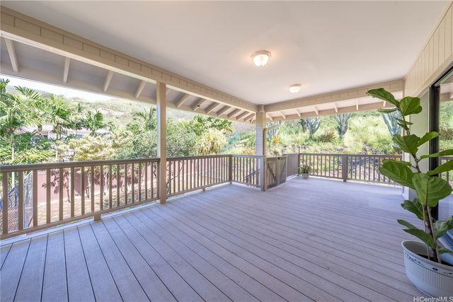 1337 Kuuna Place, Kailua, HI 96734