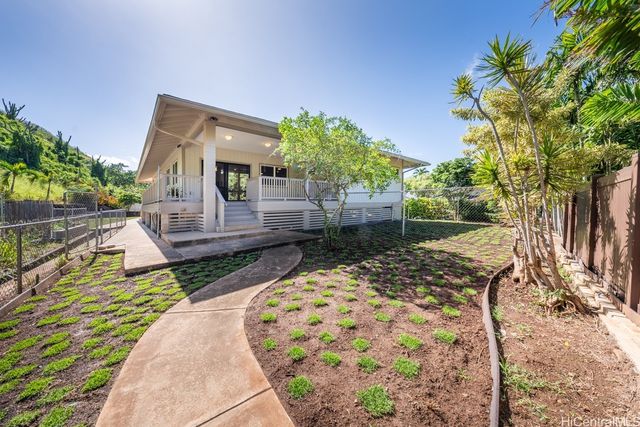 1337 Kuuna Place, Kailua, HI 96734