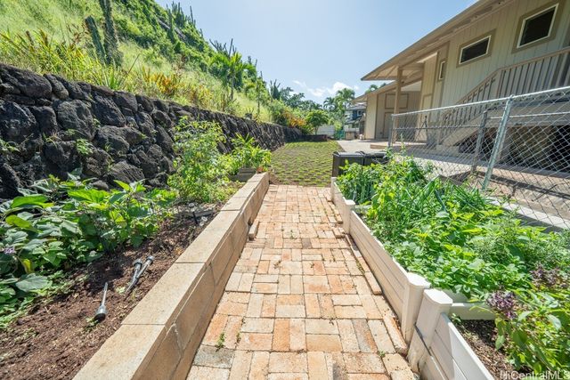 1337 Kuuna Place, Kailua, HI 96734