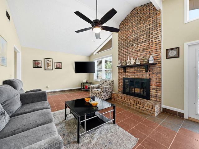 4326 Pine Tree Lane, Lynn Haven, FL 32444