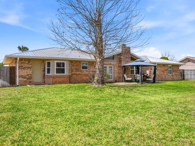 4326 Pine Tree Lane, Lynn Haven, FL 32444