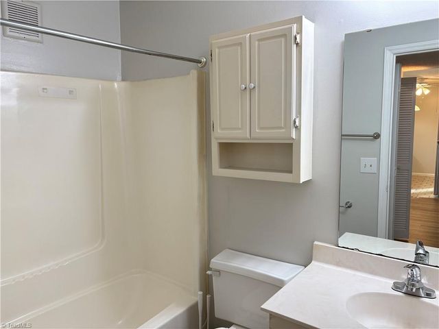 204 Northpoint Avenue D, High Point, NC 27262