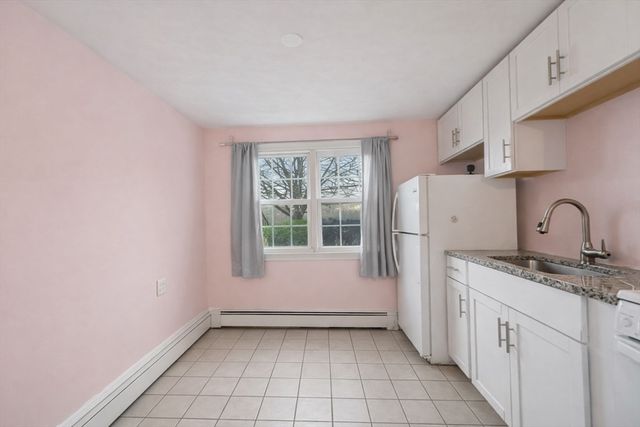 180 Tyngsboro Rd 17A, Chelmsford, MA 01863