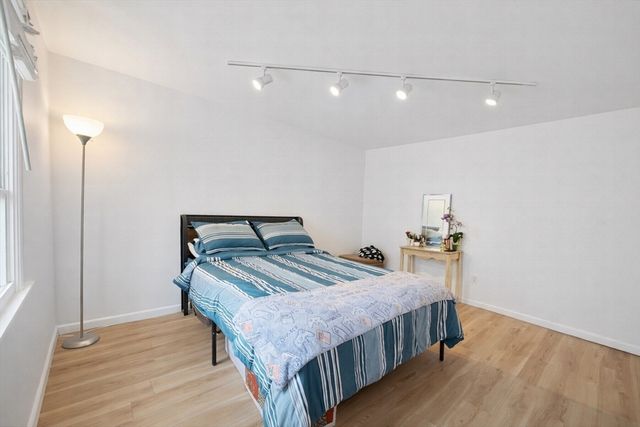 180 Tyngsboro Rd 17A, Chelmsford, MA 01863