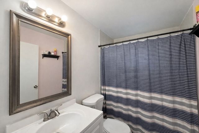 180 Tyngsboro Rd 17A, Chelmsford, MA 01863