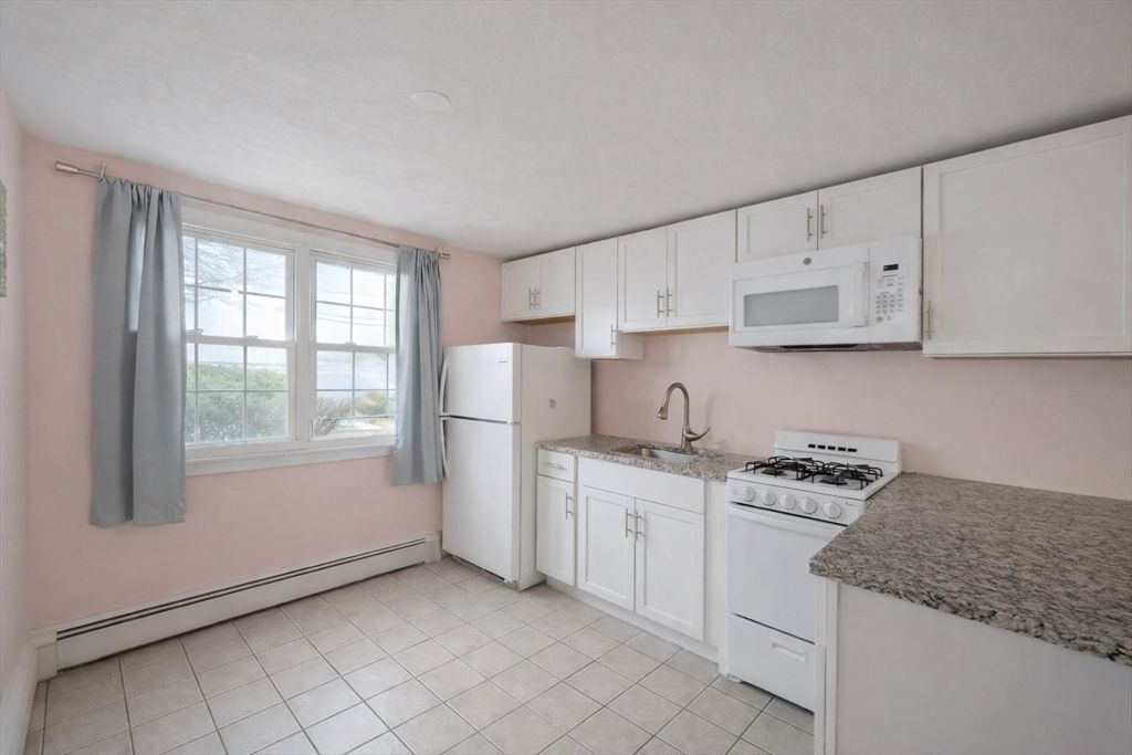 180 Tyngsboro Rd 17A, Chelmsford, MA 01863