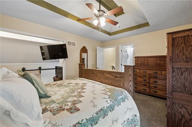8715 NE 116th Street, Kansas City, MO 64157