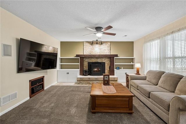 8715 NE 116th Street, Kansas City, MO 64157