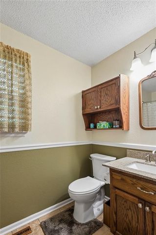 8715 NE 116th Street, Kansas City, MO 64157