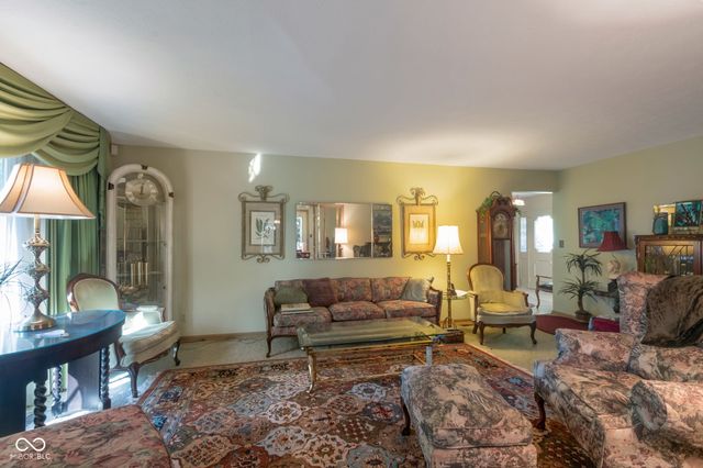 8622 Bishops Lane, Indianapolis, IN 46217