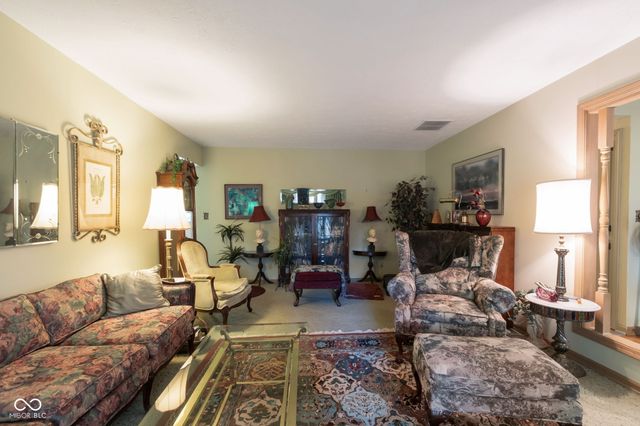 8622 Bishops Lane, Indianapolis, IN 46217