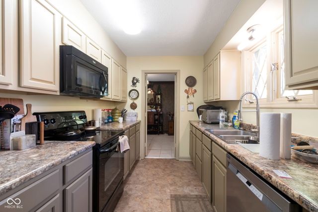 8622 Bishops Lane, Indianapolis, IN 46217