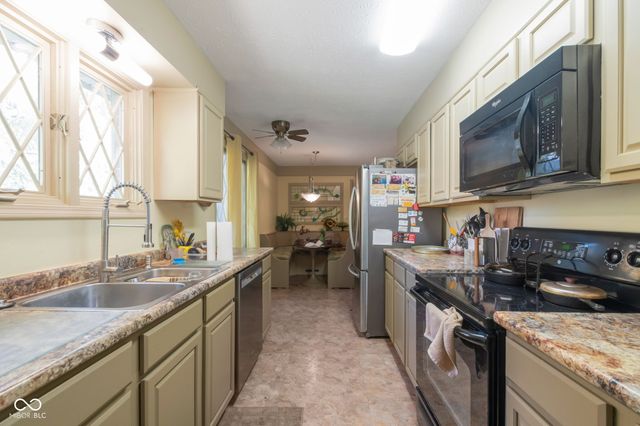 8622 Bishops Lane, Indianapolis, IN 46217