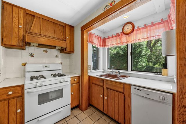 166 James Circle, Mashpee, MA 02649