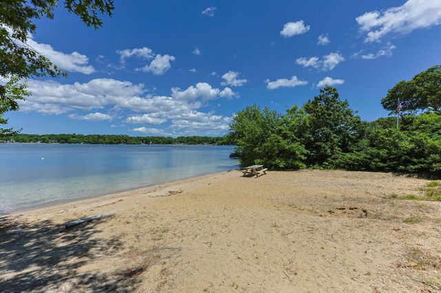 166 James Circle, Mashpee, MA 02649