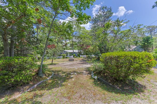 166 James Circle, Mashpee, MA 02649