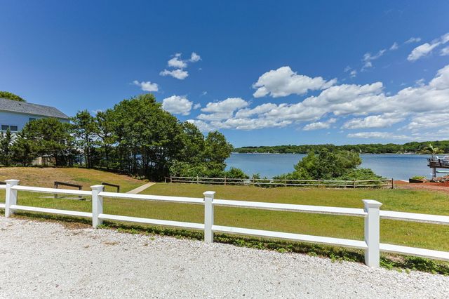 166 James Circle, Mashpee, MA 02649