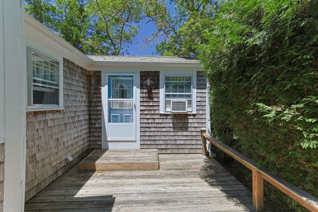 166 James Circle, Mashpee, MA 02649