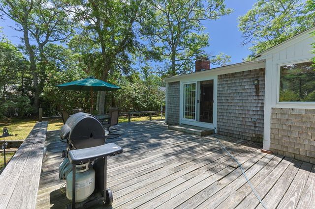 166 James Circle, Mashpee, MA 02649