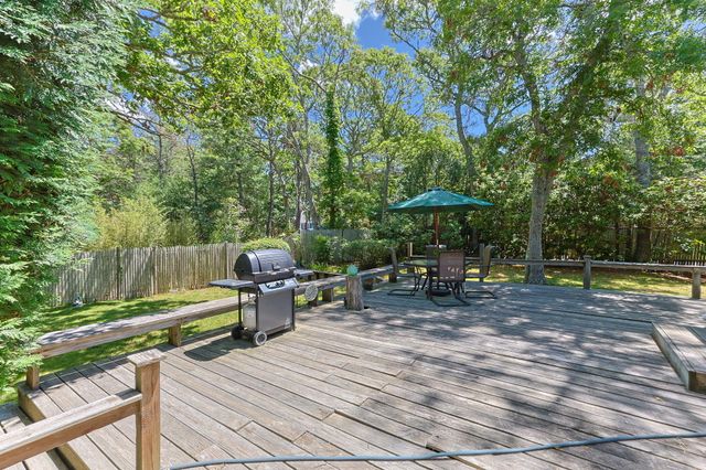 166 James Circle, Mashpee, MA 02649