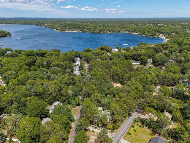 166 James Circle, Mashpee, MA 02649