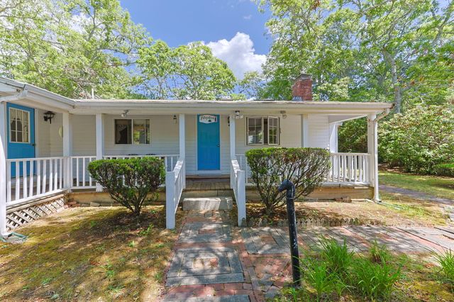 166 James Circle, Mashpee, MA 02649