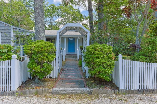 166 James Circle, Mashpee, MA 02649