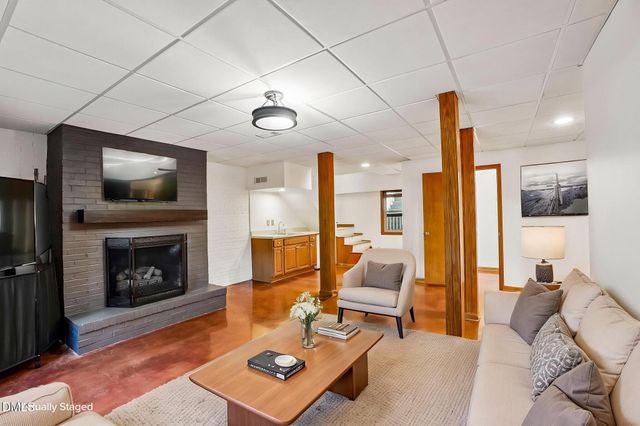 515 E Cornwall Road, Cary, NC 27511