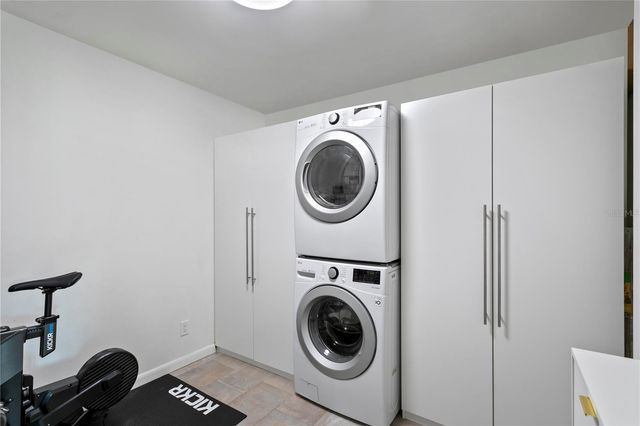 1649 W SNOW CIRCLE E203, Tampa, FL 33606