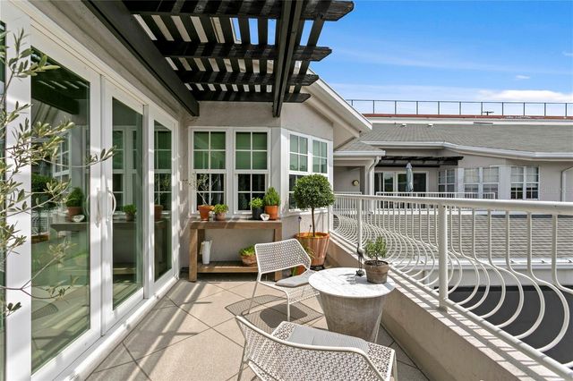 1649 W SNOW CIRCLE E203, Tampa, FL 33606