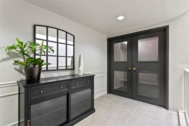 1649 W SNOW CIRCLE E203, Tampa, FL 33606