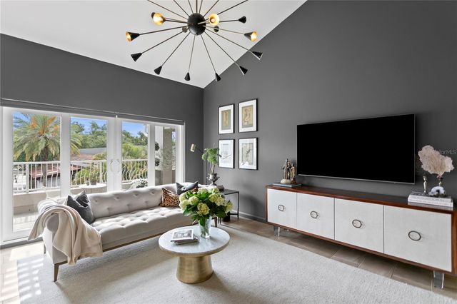1649 W SNOW CIRCLE E203, Tampa, FL 33606