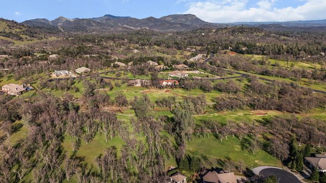 19506 San Vincente Drive, Redding, CA 96003