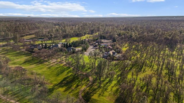 19506 San Vincente Drive, Redding, CA 96003