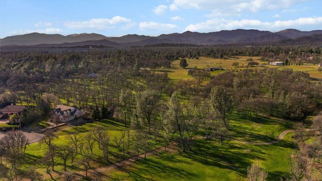 19506 San Vincente Drive, Redding, CA 96003