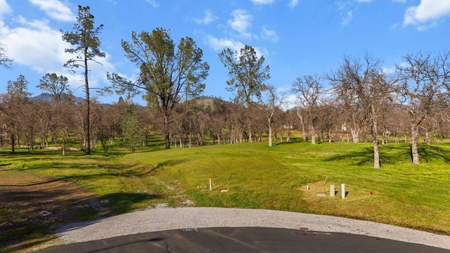 19506 San Vincente Drive, Redding, CA 96003