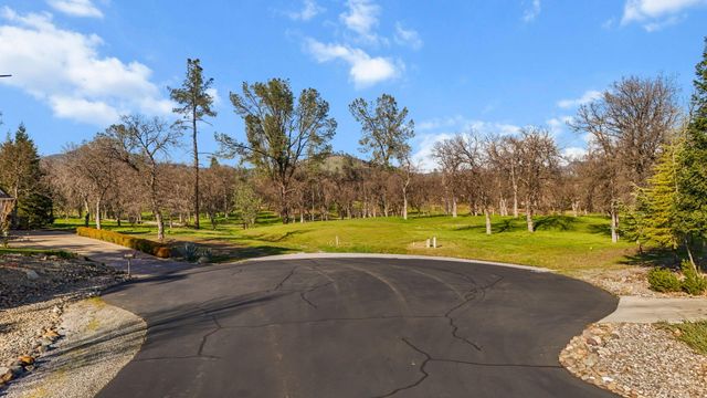 19506 San Vincente Drive, Redding, CA 96003