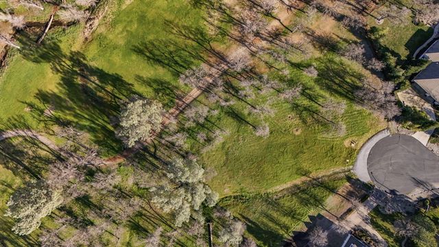 19506 San Vincente Drive, Redding, CA 96003