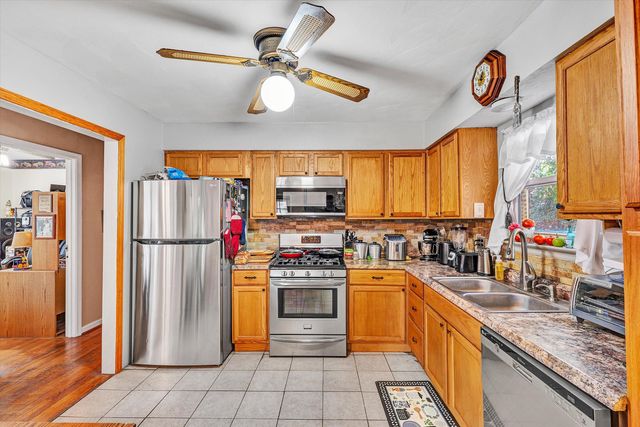 762 Kenyon RD, Vinton, VA 24179
