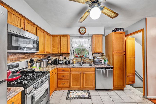 762 Kenyon RD, Vinton, VA 24179