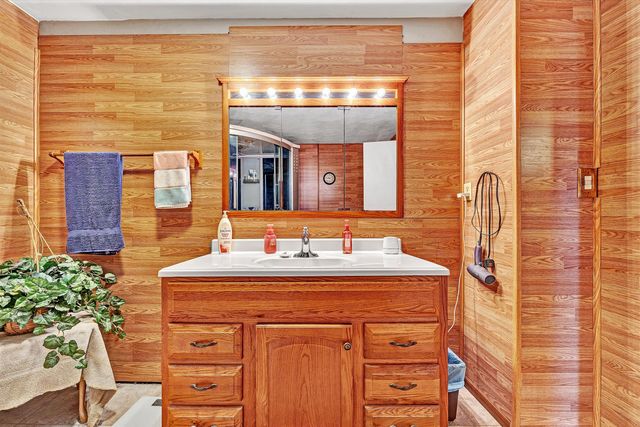 762 Kenyon RD, Vinton, VA 24179