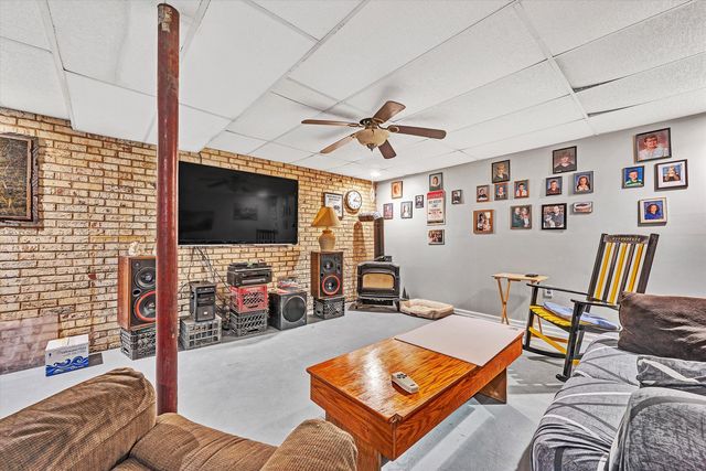 762 Kenyon RD, Vinton, VA 24179
