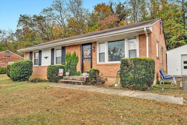 762 Kenyon RD, Vinton, VA 24179