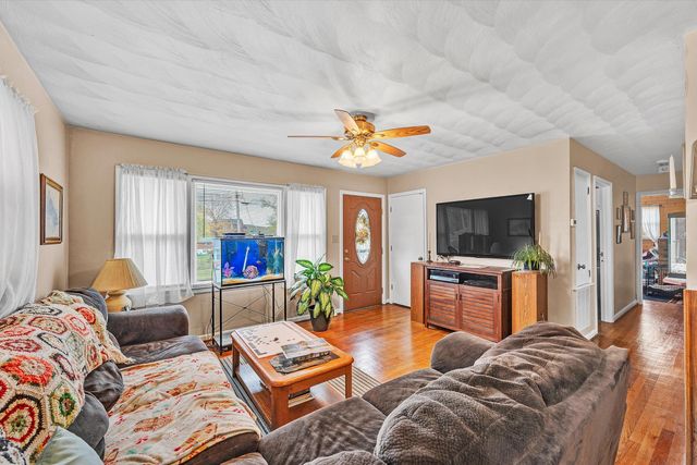 762 Kenyon RD, Vinton, VA 24179