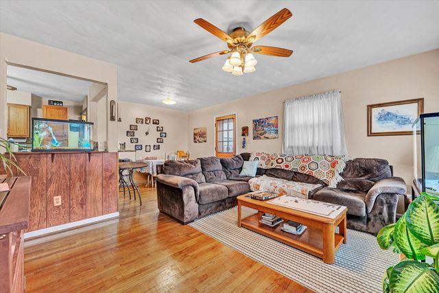 762 Kenyon RD, Vinton, VA 24179